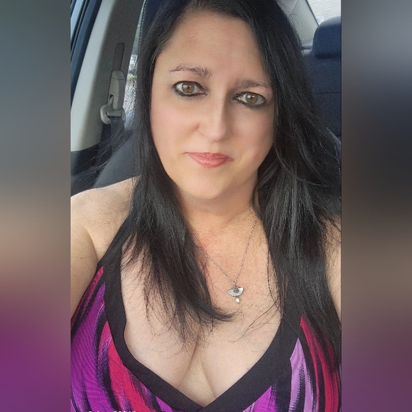 Meet the posher, me! Reasonably offers accepted!! - Picture 4 of 5